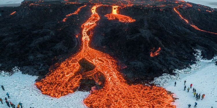 Foto de Volcán en erupción en Islandia