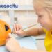 Foto de Beneficios de hacer manualidades con niños en Halloween