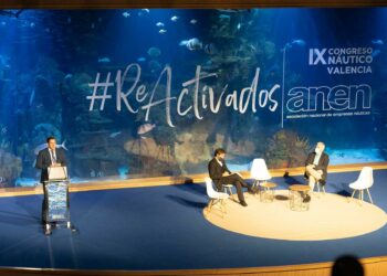 Foto de Destinos y experiencias náuticas, mesa de debate en el IX